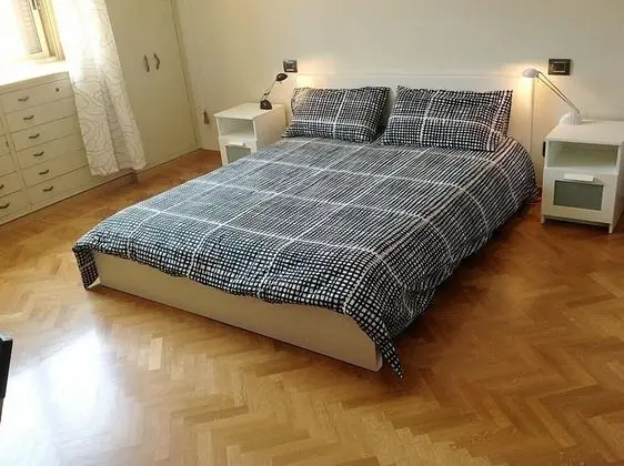Büyük Yataklı Tek Kişilik Oda, Ortak Banyo