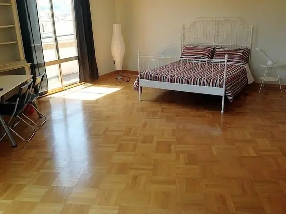 Tek Büyük Yataklı Oda, Ortak Banyo