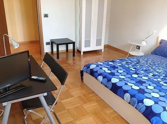 Tek Büyük Yataklı Oda, Ortak Banyo