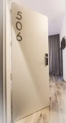 Superior Oda, Ek Bina (Cabiria)