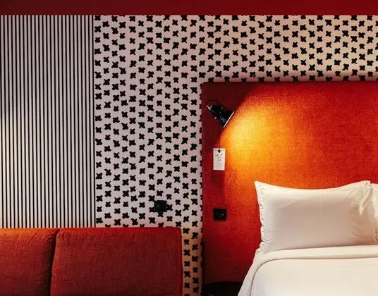 Deluxe Tek Büyük veya İki Ayrı Yataklı Oda (Extra Boma)