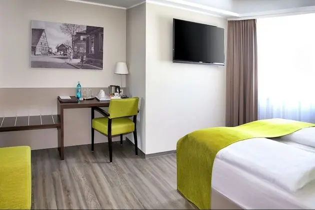 Tek Büyük Yataklı Oda, 2 Yatak Odası (no connecting door)