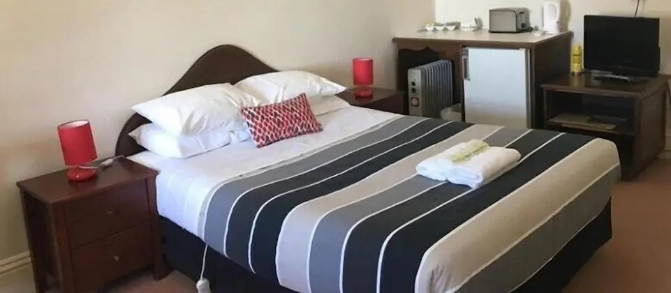 Economy Tek Büyük Yataklı Oda, Ortak Banyo