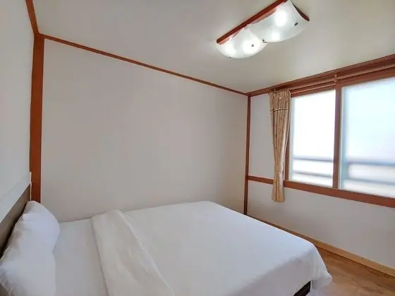 Tek Büyük Yataklı Oda, 2 Yatak Odası (62 sqm.)