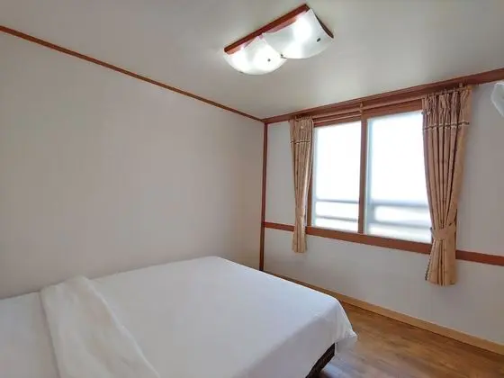 Tek Büyük Yataklı Oda, 2 Yatak Odası (62 sqm.)