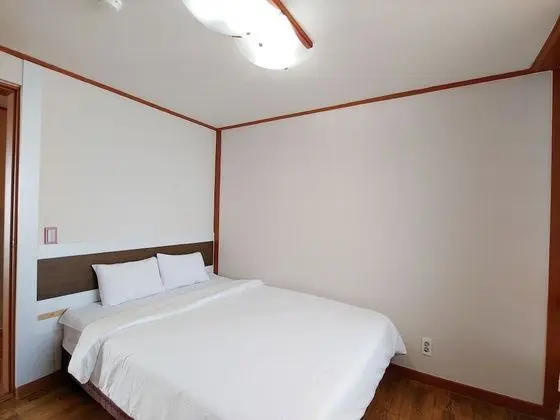 Tek Büyük Yataklı Oda, 2 Yatak Odası (62 sqm.)