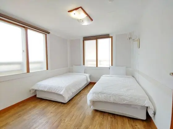 Tek Büyük Yataklı Oda, 2 Yatak Odası (62 sqm.)