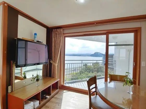 Tek Büyük Yataklı Oda, 2 Yatak Odası (62 sqm.)