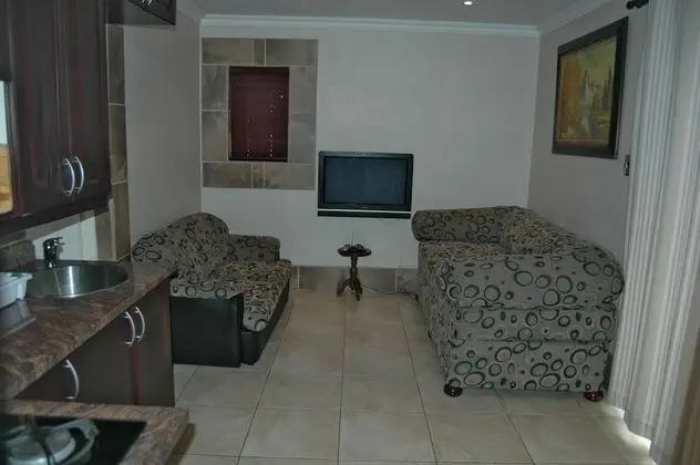 1 bedroom luxury Garden Unit