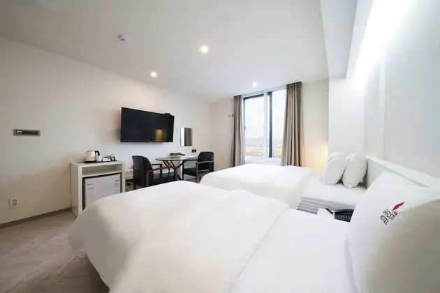 Business Twin Room, Multiple Beds, City View (Saturday Check-in Time: 6 PM)