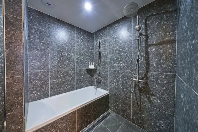 Business Twin Room, Multiple Beds, City View (Saturday Check-in Time: 6 PM)