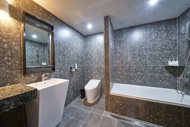 Business Twin Room, Multiple Beds, City View (Saturday Check-in Time: 6 PM)