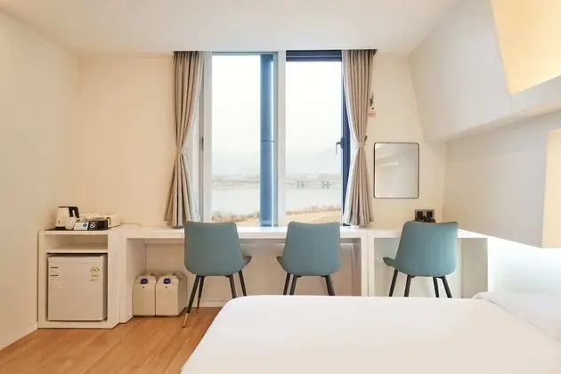Premier Double Room, 1 King Bed, River View