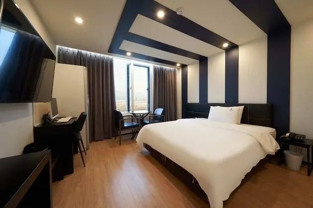 Premier Double Room, 1 King Bed, River View