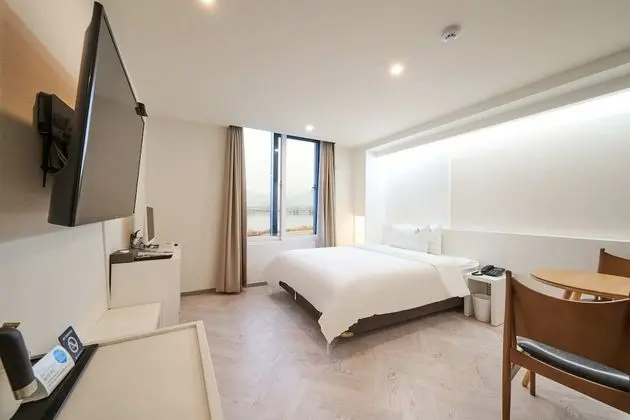 Premier Double Room, 1 King Bed, River View
