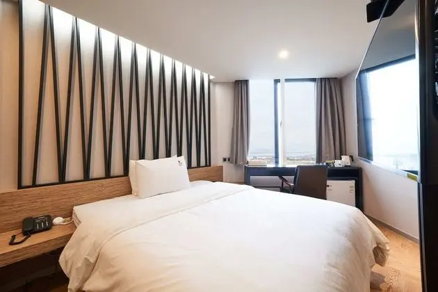 Premier Double Room, 1 King Bed, River View