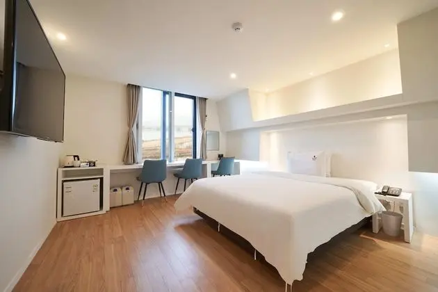 Premier Double Room, 1 King Bed, River View