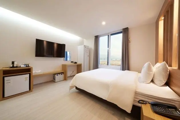 Premier Double Room, 1 King Bed, River View