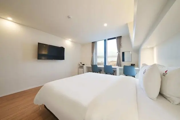 Premier Double Room, 1 King Bed, River View
