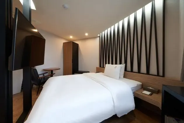 Premier Double Room, 1 King Bed, River View