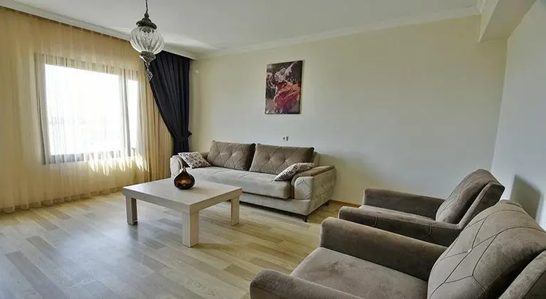 Apartment, Şehir Manzaralı