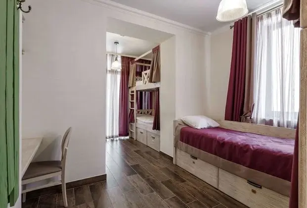 Ortak Ranzalı Oda, Sadece kadınlar için (7 beds)