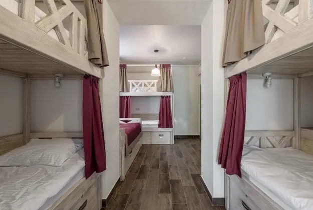 Ortak Ranzalı Oda, Sadece kadınlar için (7 beds)
