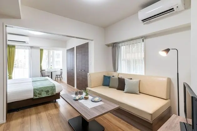 Deluxe Oda, Sigara İçilmez (Twin, Hollywood)