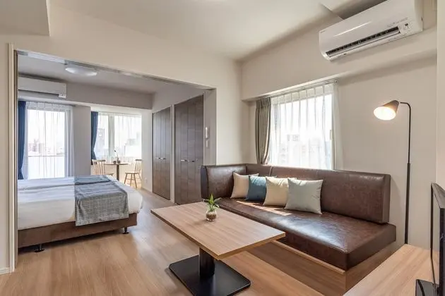Deluxe Oda, Sigara İçilmez (Twin, Hollywood)
