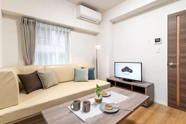 Deluxe Oda, Sigara İçilmez (Twin, Hollywood)