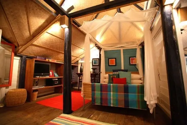 Traditional Villa (Blue Ginger)