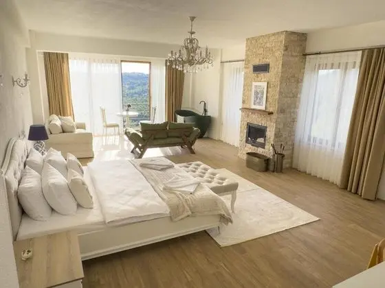 Premium Suite, Deniz ve Dağ Manzaralı, Dekoratif Şömineli