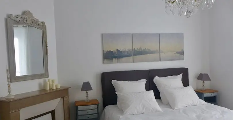 Tek Büyük Yataklı Oda (L'autre chambre)