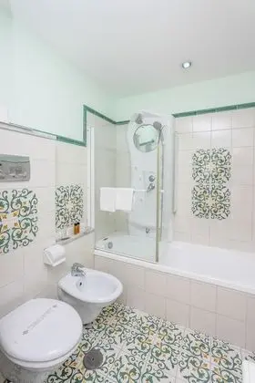 Standard Tek Büyük veya İki Ayrı Yataklı Oda