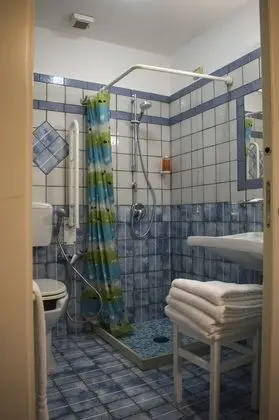 Dört Kişilik Oda, Özel Banyo