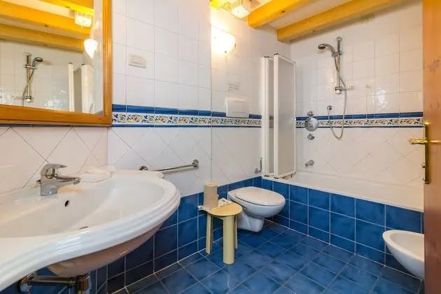 Basic Büyük Yataklı Tek Kişilik Oda, Banyolu/Duşlu