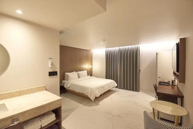 Deluxe Tek Büyük Yataklı Oda