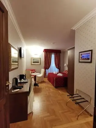 Üç Kişilik Oda