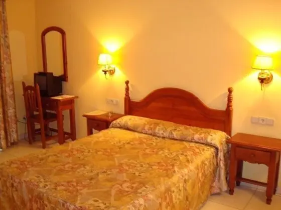 Tek Büyük Yataklı Oda, 1 Büyük (Queen) Boy Yatak