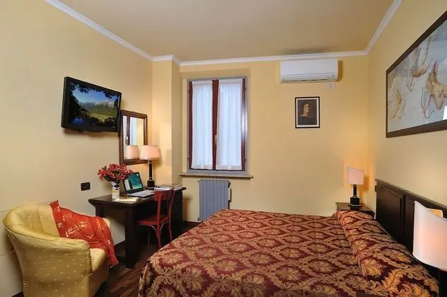 Business Tek Büyük Yataklı Oda