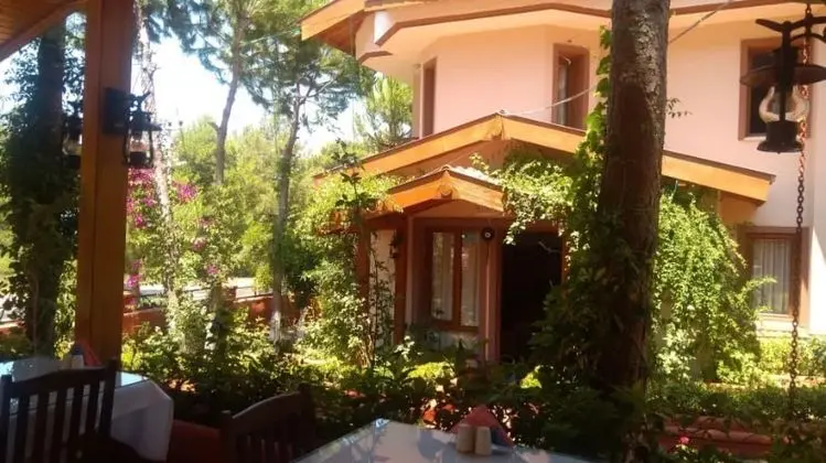 Standart Oda, Bahçe Manzaralı, Balkonlu