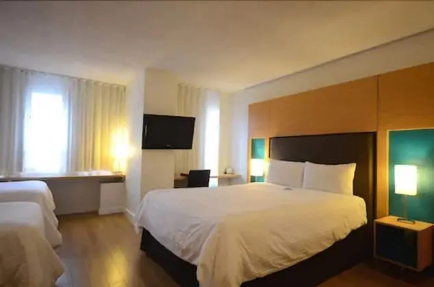 Deluxe Oda (One Double and Two Twin Beds)