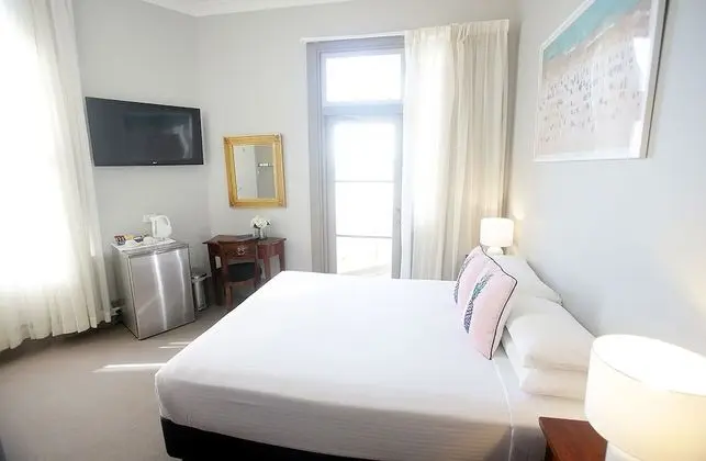 Standard Queen Room with Private Balcony Ocean Views