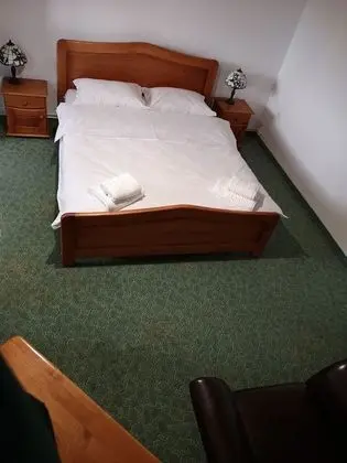 Ev