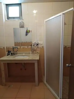 Yandan Deniz Manzaralı Oda