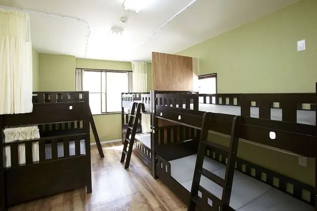Ortak Ranzalı Oda, Karma Ranzalı Oda, Ortak Banyo (Bunk bed)