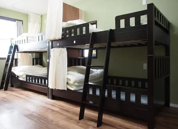 Ortak Ranzalı Oda, Karma Ranzalı Oda, Ortak Banyo (Bunk bed)