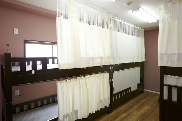 Ortak Ranzalı Oda, Sadece kadınlar için, Ortak Banyo (Bunk Bed)