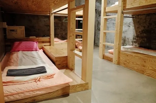 Ortak Ranzalı Oda, Karma Ranzalı Oda, Ortak Banyo (6 persons)