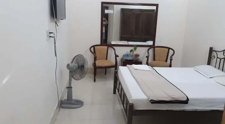 Tek Büyük Yataklı Oda, Penceresiz
